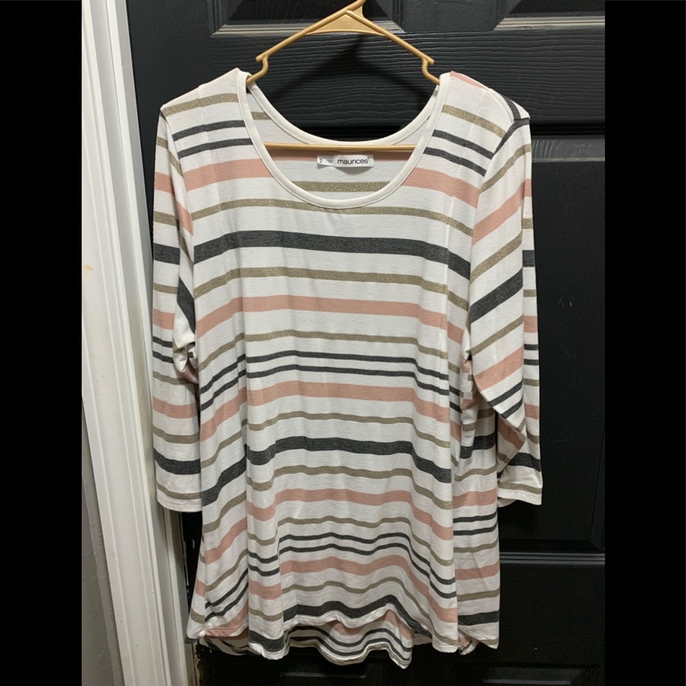 Maurice’s 2x top.  Cream color stripe tee.